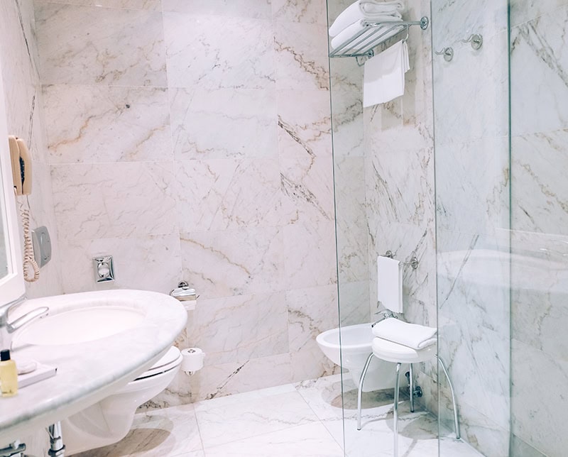 baño completo mármol